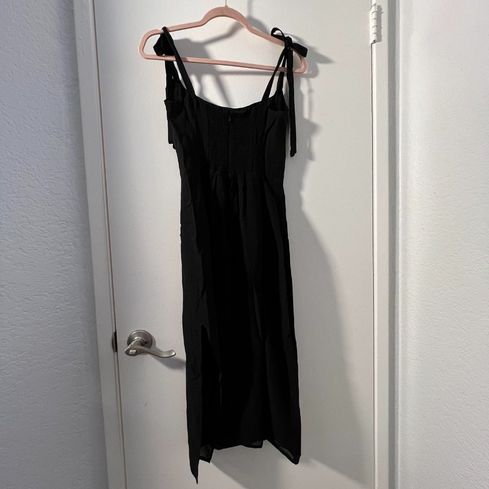 LAST ONE! Reformation Bess Dress in Black - Picture 6 of 16